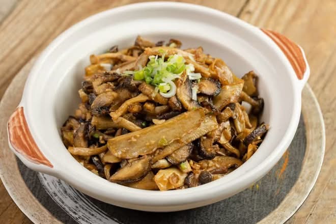 干锅菌菇 Dry Pot Mixed Mushrooms